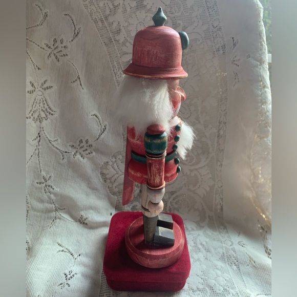 Cute soldier Nutcracker 1980’s/90’s - Picture 6 of 9